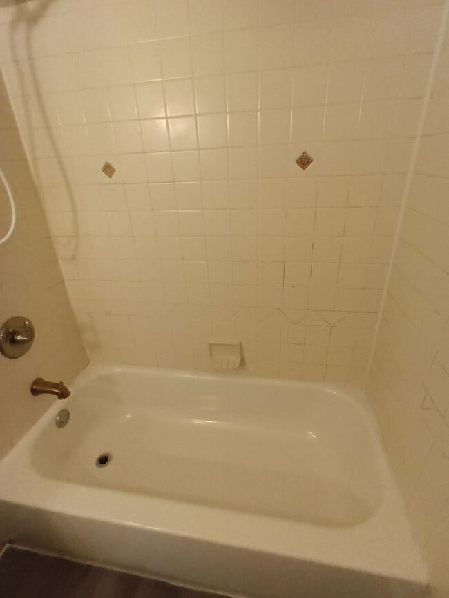 Building Photo - Tinker Close! FIRST FULL MONTH FREE