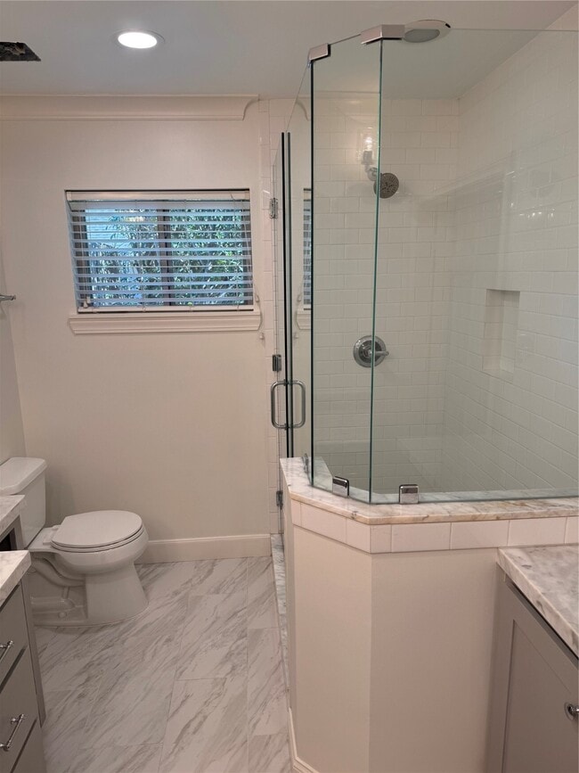 Building Photo - 4726 Ivanhoe St