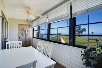 Building Photo - 656 Windrush Bay Dr