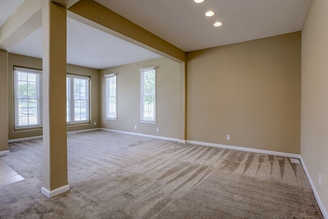 Building Photo - Must See 3 Bedroom In Bellevue!!