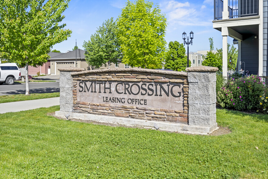 Primary Photo - Smith Crossing Apartments