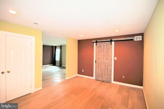 Building Photo - 1506 Chain Bridge Ct
