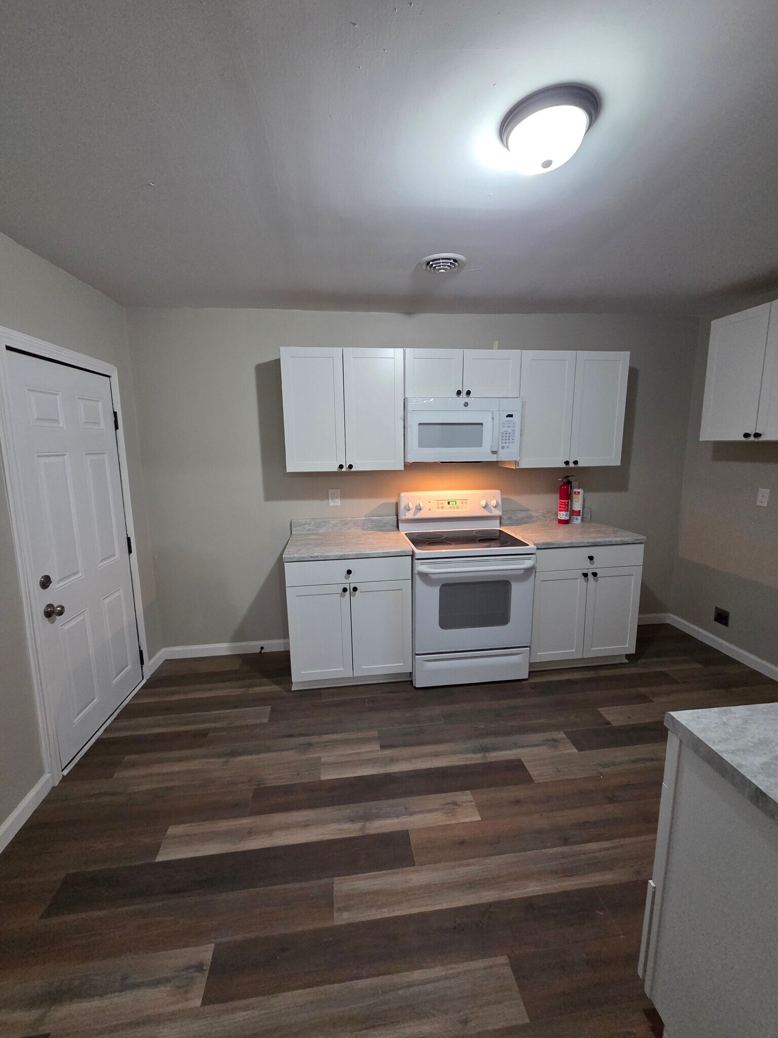 Building Photo - 837 Beal St