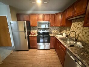 Building Photo - 14 Heron St