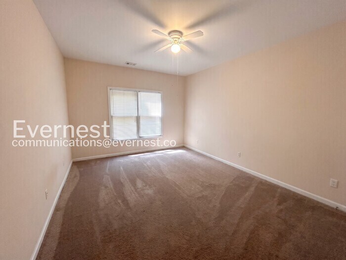 Building Photo - 1095 Downyshire Dr