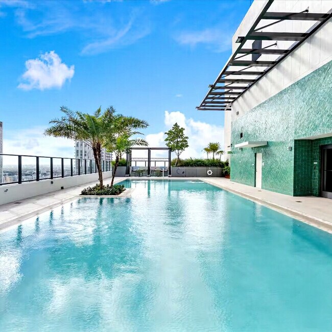 Building Photo - 11 NE 6th St