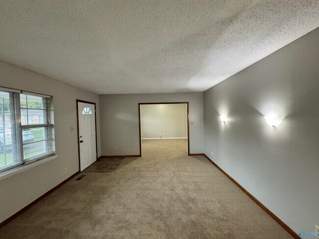 Building Photo - 3812 Melody Cir NE