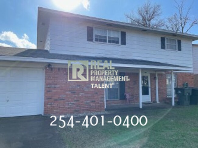 Primary Photo - 2 Bedroom, 1.5 Bathroom Duplex Townhome fo...