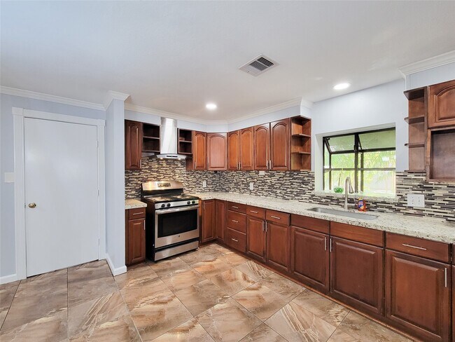 Building Photo - 12934 Ivydale Dr