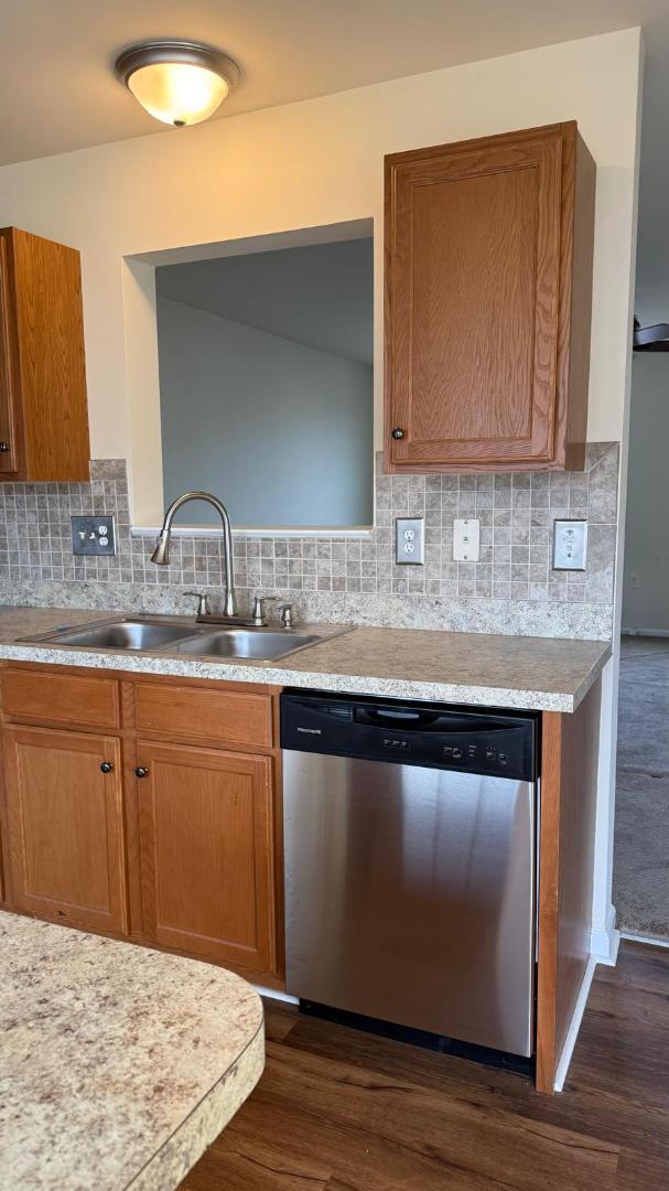 Building Photo - 12 Council Ct