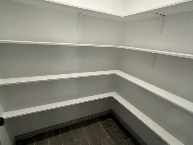 Building Photo - 609 Enchanted Way