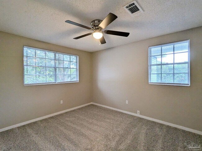 Building Photo - 708 Bayshore Dr