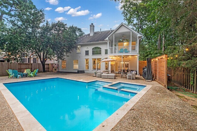 Building Photo - 211 Maple Path Pl