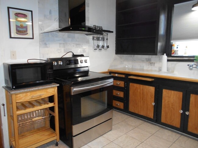 Building Photo - 2518 25th St