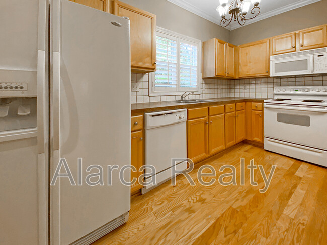 Building Photo - 3933 Arbor Ln