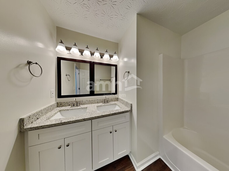 Building Photo - 816 Carlton Pointe Terrace