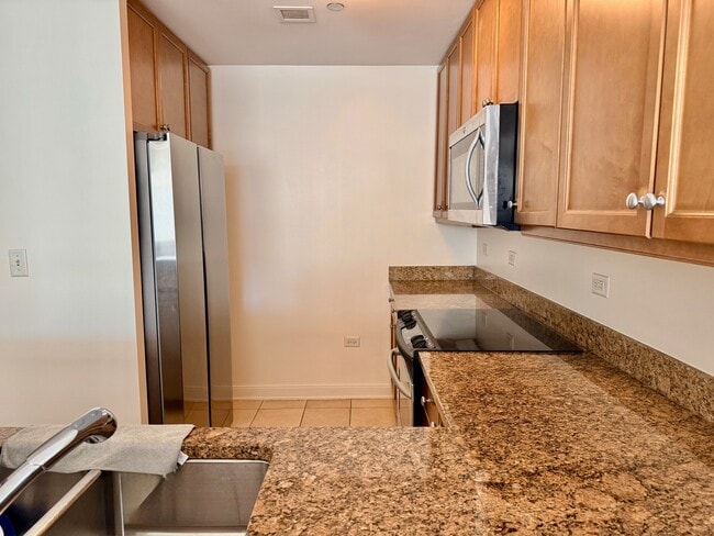 Building Photo - 130 N Garland Ct
