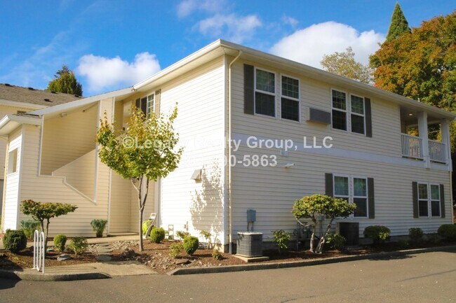Building Photo - Luxury Unit in Prime Location!