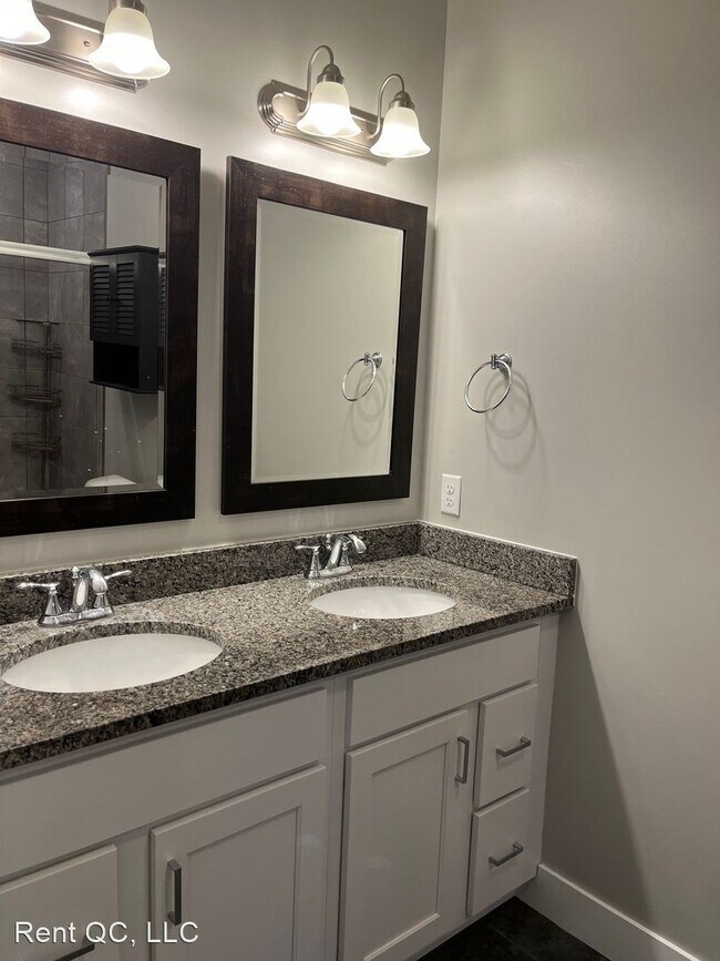 Building Photo - 2 br, 2.5 bath House - 702 Cox Court