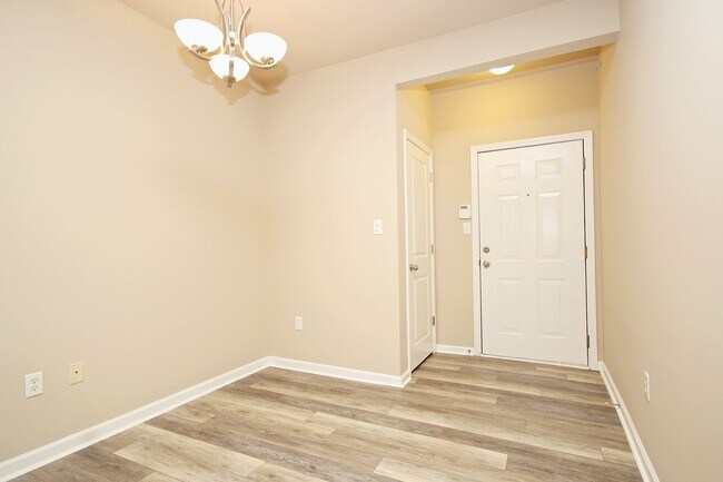 Building Photo - Dog-Friendly Walker Square Condo Near UVA ...