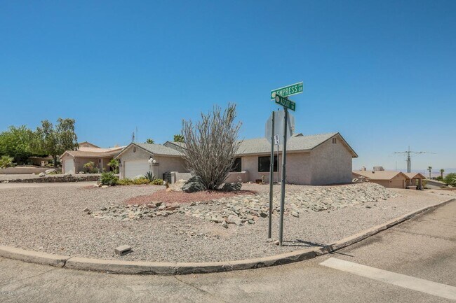Building Photo - Unfurnished Long Term House! Price Adjustm...