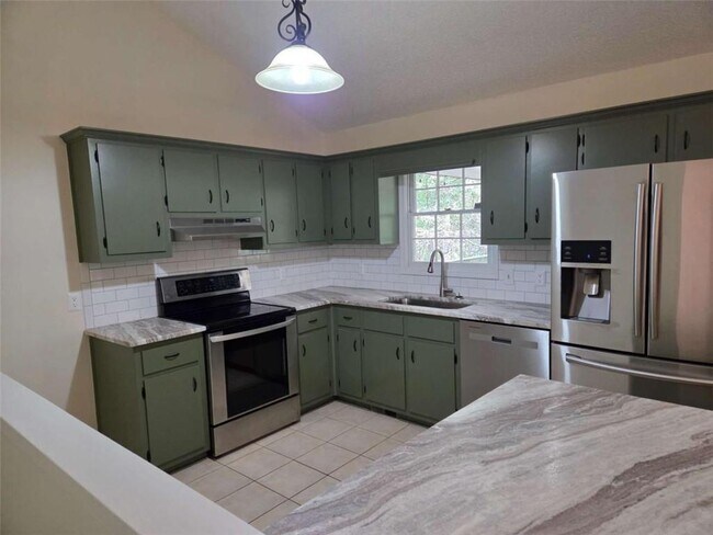 Building Photo - 984 Overlook Dr
