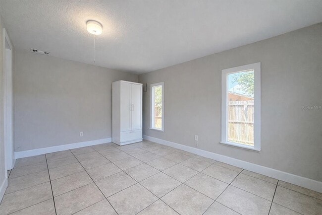 Building Photo - 7018 54th Ave N