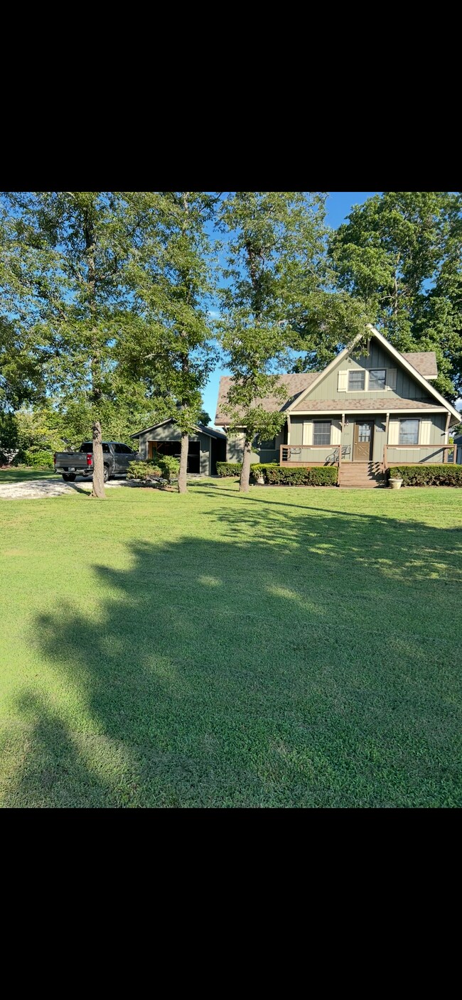 Primary Photo - 230 S Lakeshore Dr