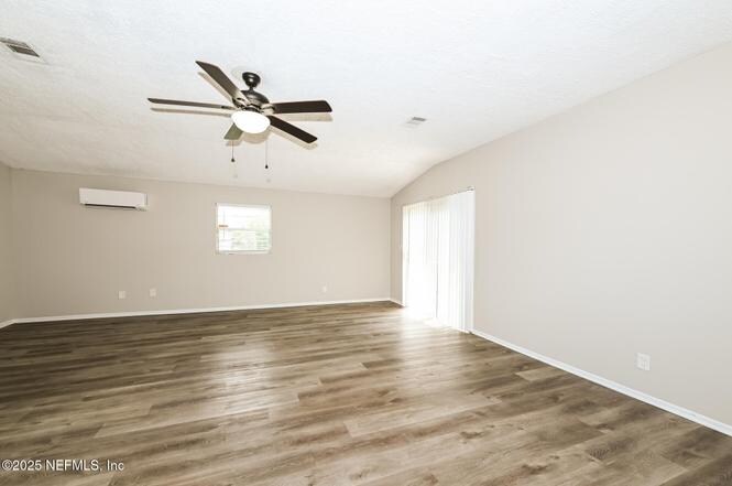 Building Photo - 10198 Luana Dr N