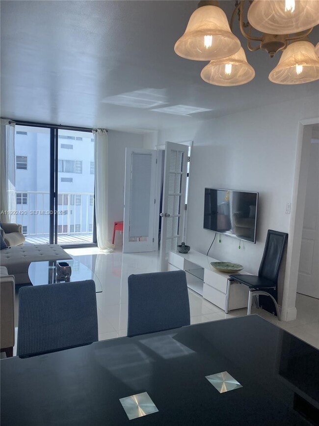 Building Photo - 4301 Collins Ave