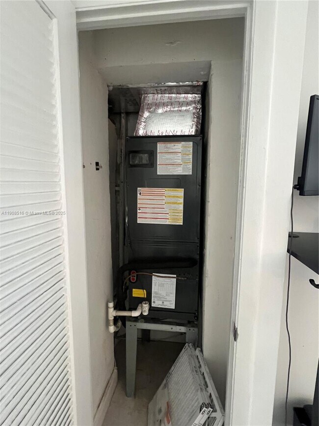 Building Photo - 3304 Virginia St