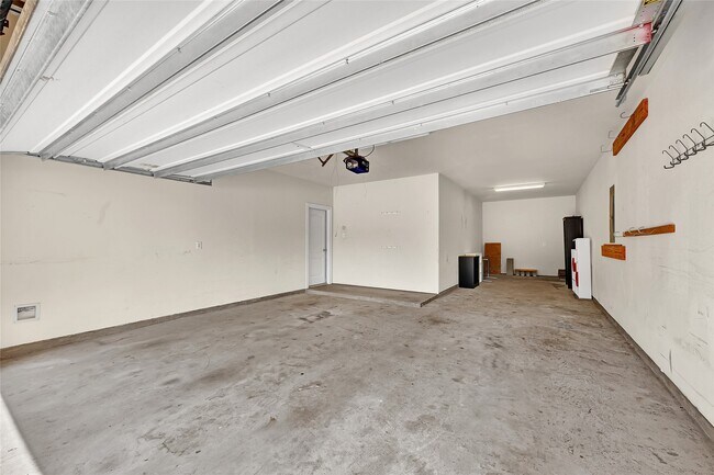 Building Photo - 14727 Bronze Finch Dr