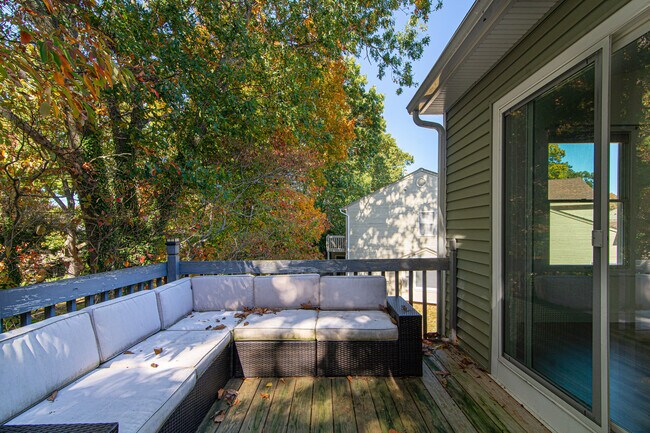 Deck - 107 Turnessa Green