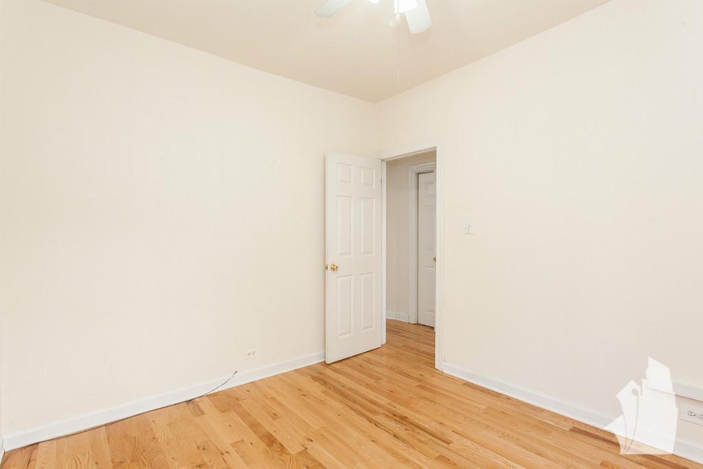 Building Photo - 3726 N Pine Grove Ave