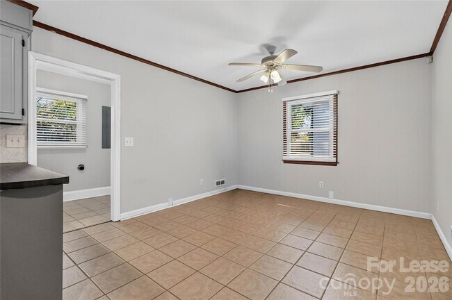 Building Photo - 1634 Van Buren Ave