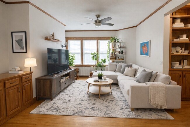 Building Photo - 41 Hawthorn St