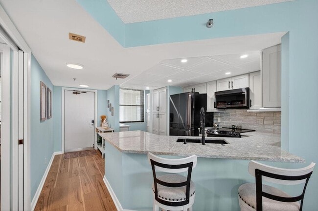 Building Photo - 9650 S Ocean Dr