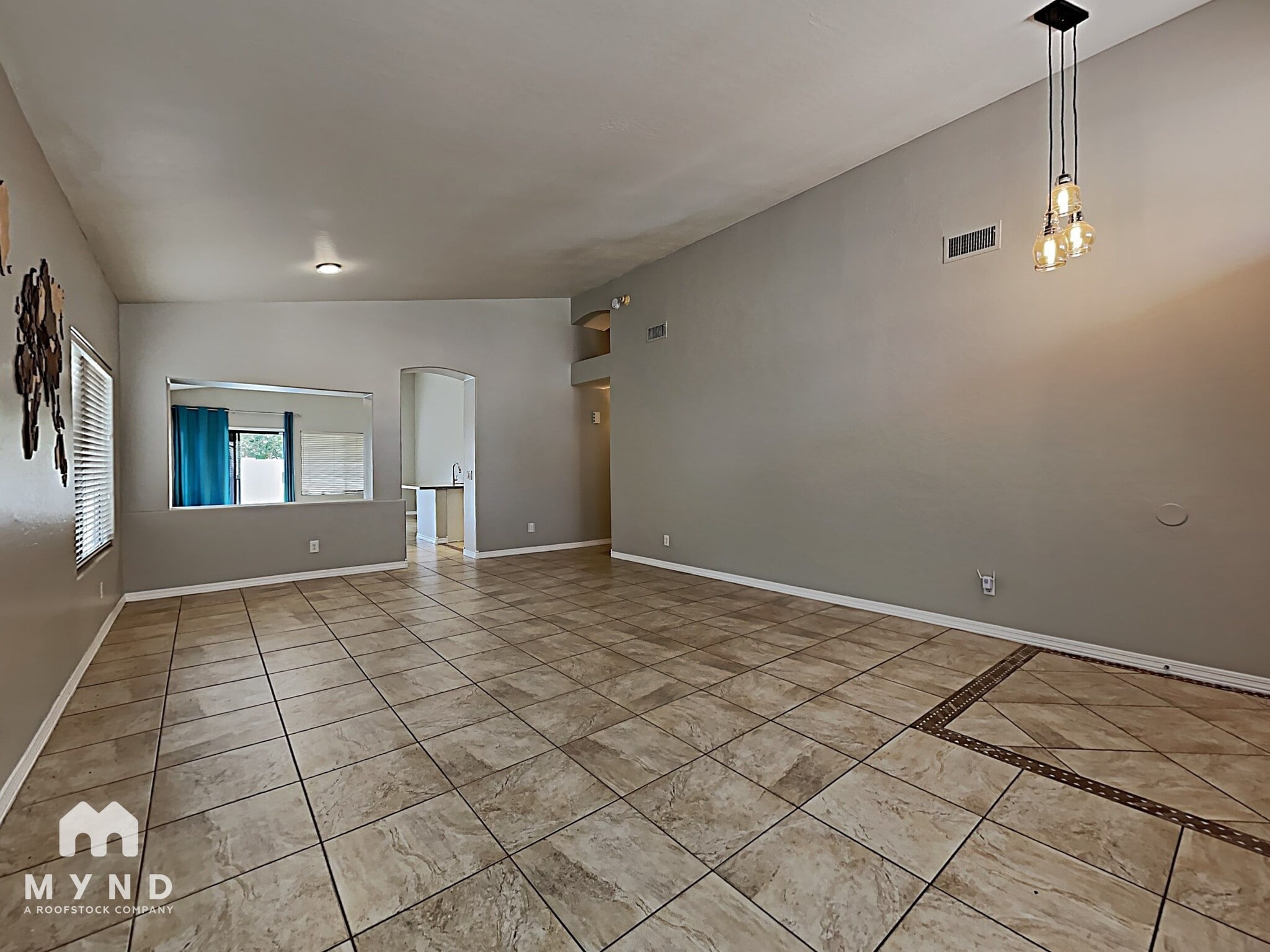 Building Photo - 1865 E Chilton Dr