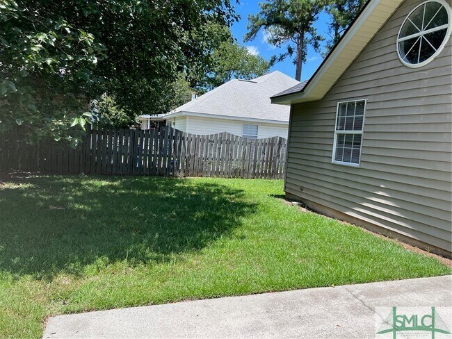 Building Photo - 132 Longleaf Cir