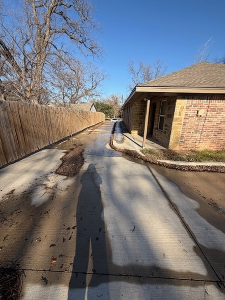 Building Photo - 1608 N 10th St