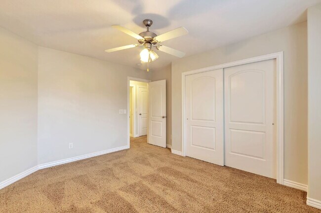 Building Photo - AVAILABLE NOW  — SPACIOUS & BEAUTIFUL Bountiful Meadows Home.