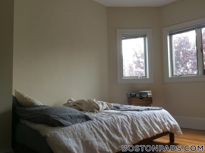 Building Photo - 258 Boston Ave