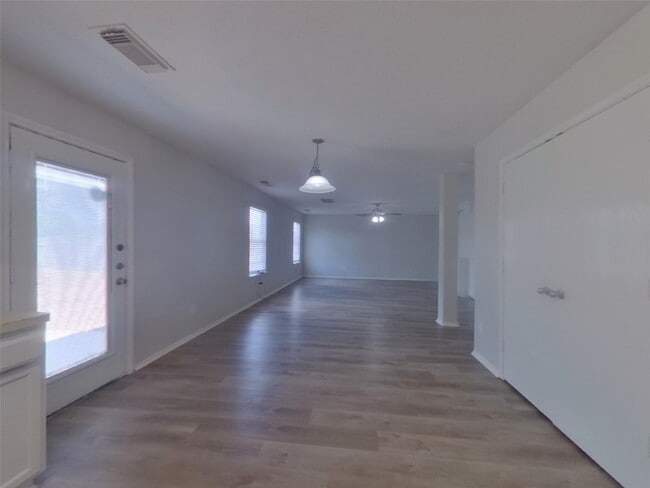 Building Photo - 21607 Fossil Trails Dr