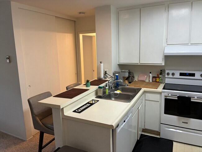 Building Photo - 1775 Diamond St