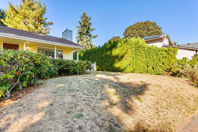 Building Photo - 2bd 2ba luxury duplex