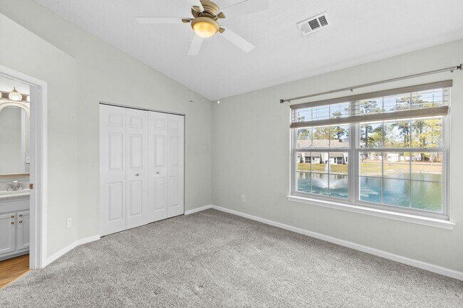 Building Photo - Charming Townhome with Water Views near The Market Common!