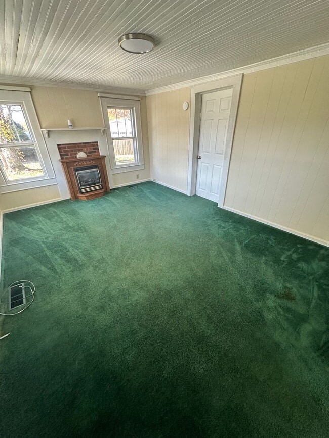 Building Photo - NEW RENTAL LISTING - NO HUD NO SECTION 8