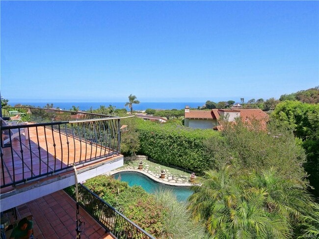 Building Photo - 345 Palos Verdes Dr W
