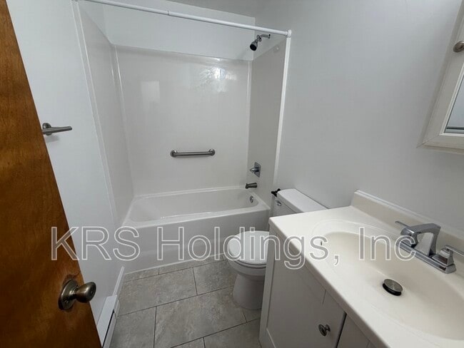 Building Photo - 3020 Kansas Ave