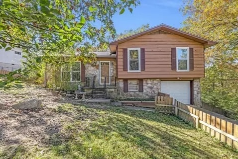 Fence removed - New paint coming - 2526 Standifer Hills Dr